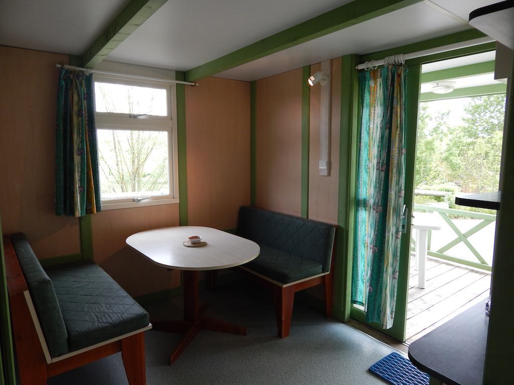 Camping Du Moulin Meyrieu-les-Etangs Ruang foto