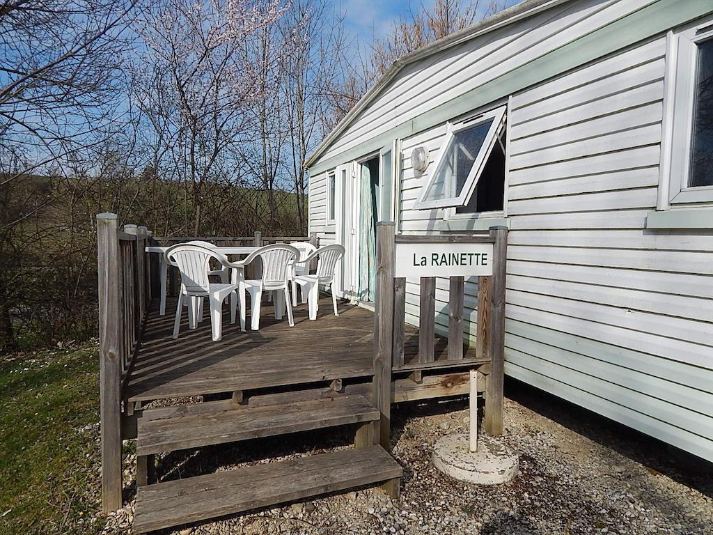Camping Du Moulin Meyrieu-les-Etangs Ruang foto