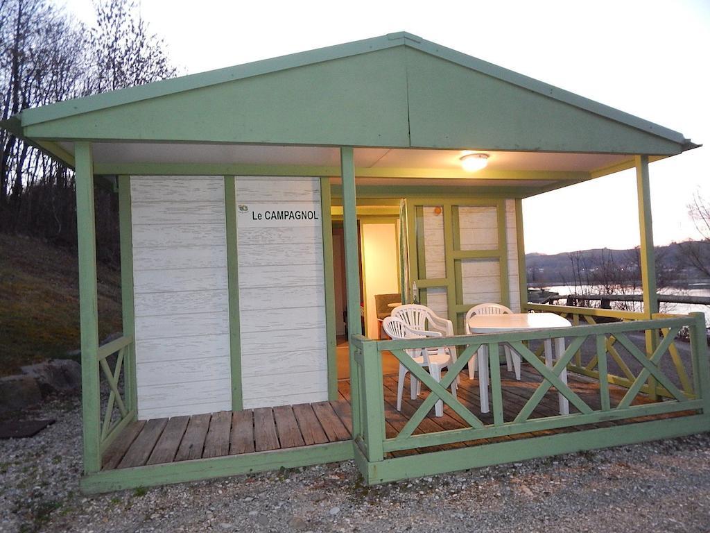 Camping Du Moulin Meyrieu-les-Etangs Ruang foto